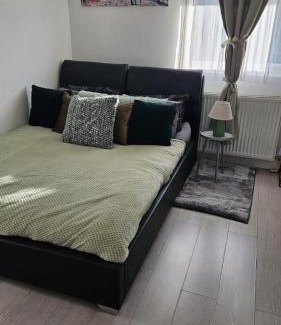 Kensal Green Apartment | Bright Studio Apt, Great connection 2B