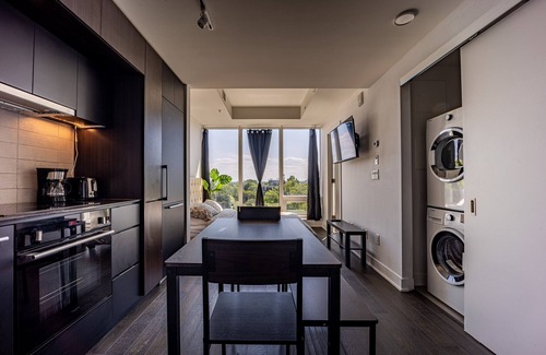 Downtown Montreal Condo | Bright Studio in Luxury Condo Tower with Pool