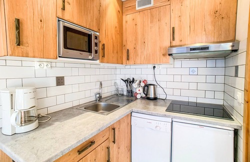 Val Claret Apartment | Bright Studio with Balcony · Ski-in/Ski-out · Near Shops in Tignes