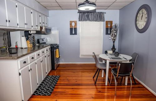 Central Business District Apartment | Bright & Stylish 2-Bedroom Near Downtown Mobile Free Parking