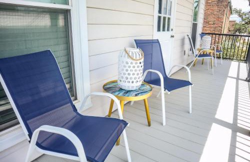 Central Business District Apartment | Bright & Stylish 2-Bedroom Near Downtown Mobile Free Parking