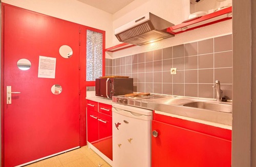 Barbotan-les-Thermes Apartment | Bright T1 apartment with Wifi and parking in Barbotan