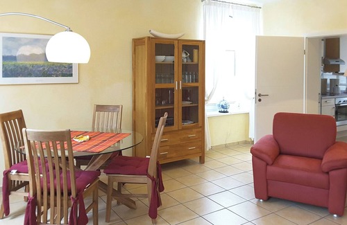 Ostseebad Prerow Apartment | bright terrace apartment with beach chair in the old captain's house, max. 3 pers.