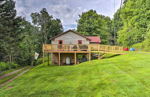 South Kortright Cottage | Bright Tucked-away Cabin w/Furnished Deck + Grill