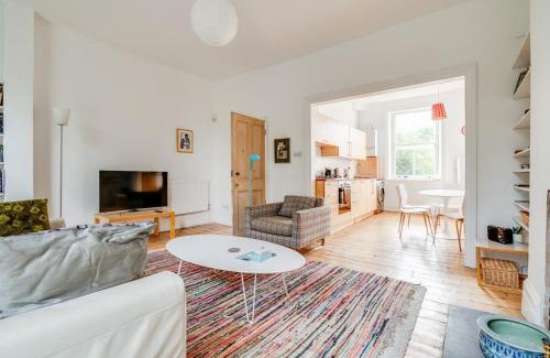 Haverstock House | Bright Two Bedroom Apartment Near Vibrant Camden Town