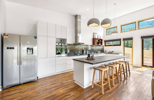 Bright Apartment | Bright Vista with Studio