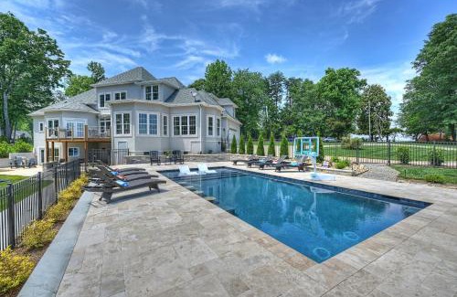 Denver House | Bright Water Cove Priv DockBoat Ramp Waterfront Saltwater Pool AvantStay
