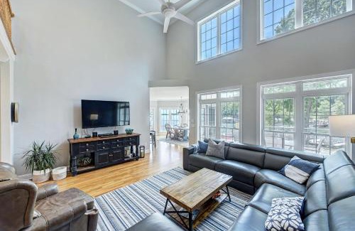Denver House | Bright Water Cove Priv DockBoat Ramp Waterfront Saltwater Pool AvantStay