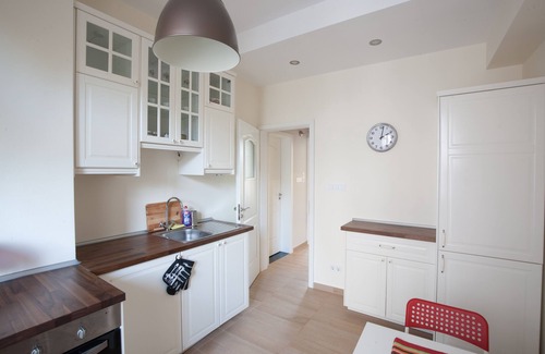 Sofia City Center Apartment | Bright well furnished apartment with high ceilings in the heart of Sofia