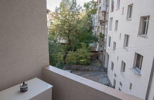 Sofia City Center Apartment | Bright well furnished apartment with high ceilings in the heart of Sofia