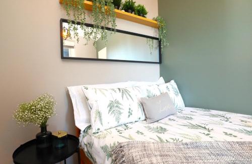 Brighton City Centre Apartment | Brighton, BN1, short and long let, 3 sleeps, 6 mins walk from train station