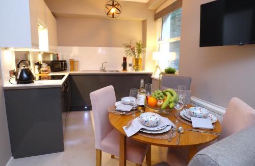 Brighton City Centre Apartment | Brighton, BN1, short and long let, 3 sleeps, 6 mins walk from train station