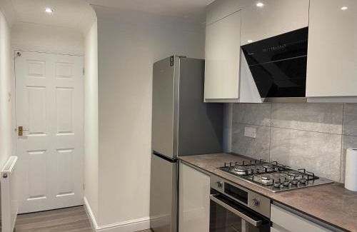 Patcham Apartment | Brighton Green Rose
