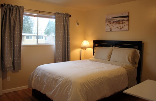Brighton House | Brighton Guesthouse (Walk to Metro)