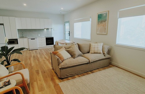 Brighton Cabin | Brighton Waterfront - Guesthouse On the Beach