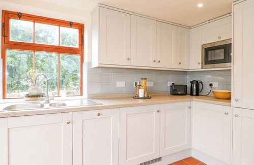 Birchover Cottage | Brightside