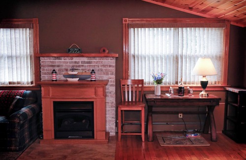 Dundee Cabin | Bring the whole family to this great place with lots of room for fun.