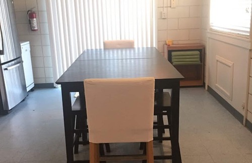 Isle of Palms House | Bring your best friend to the beach - 2 Bedroom, 1 Bath pet friendly bungalow!