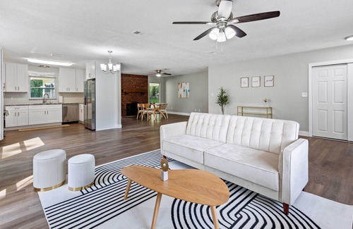 Crystal River House | Bring your boats and RVs to this 1.5 acre retreat! Near Three Sisters Springs!