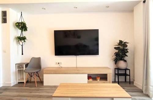 Torre de Benagalbon Apartment | BrisaMar II primera línea de playa & priv parking
