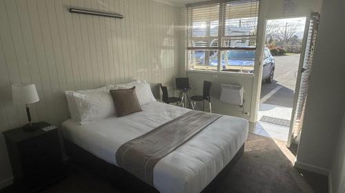 Trentham Hotel | Bristol Motel