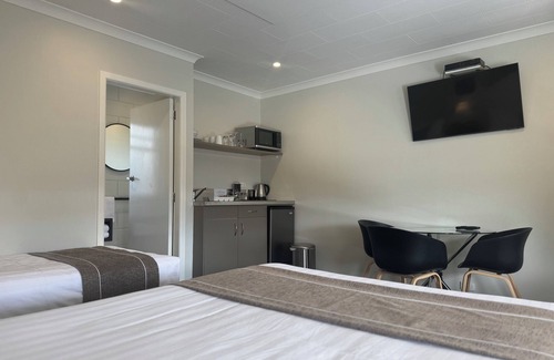 Trentham Hotel | Bristol Motel