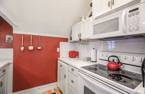 Historic District Condo | Brittany Place Condo: Great Downtown Location