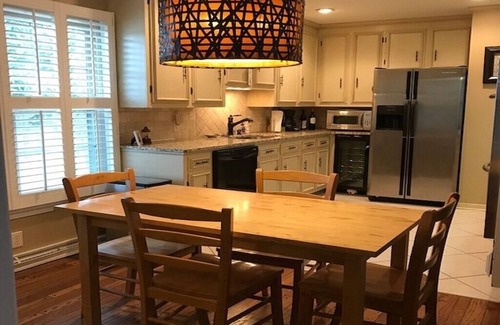 Columbia House | Britton Farms Guest House with gated entry and in-ground pool & MANY NEW UPDATES