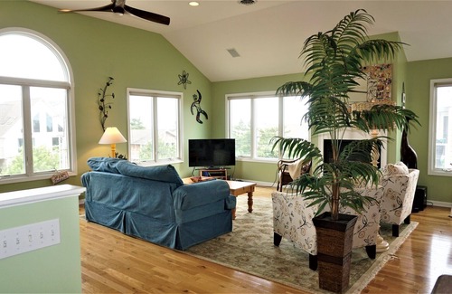Broadkill Beach House | BROADKILL BEACH- 4th House from Beach 3BD & 2.5 BA