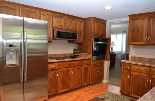 Broadmoor House | Broadmoor Area Home Great for Families and Pets!