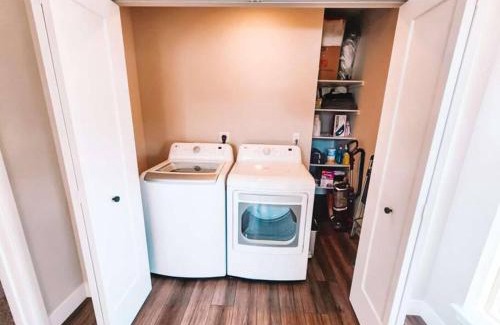 Skyway House | Broadmoor Mtn Retreat Pet Friendly Townhouse