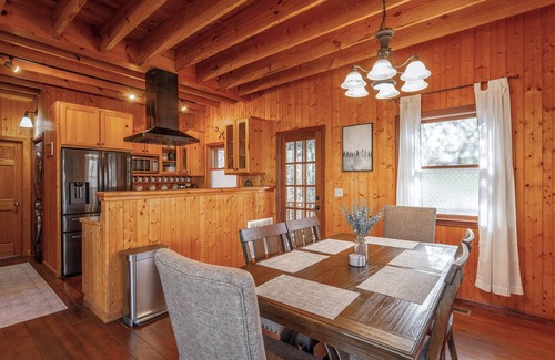 Signal Mountain Cabin | Brock Creek Cabin - A PMI Scenic City Vacation Rental
