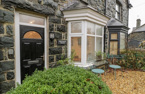 Llanbedr Cottage | BRONWEN HOUSE, pet friendly, character holiday cottage in Llanbedr