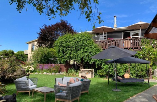 Kaikoura Bed & Breakfast | Brook House B&B & Cottages