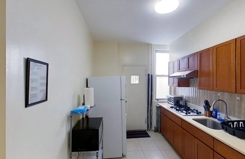 Borough Park Apartment | Brooklyn 2 Bedroom - 30 mins to Manhattan! Easy access to train!