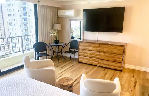 Waikiki Apartment | Brooks Beach Vacations Wyndham 4 Star Resort 1805 Waikiki