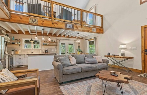 Lake Lure House | Brookside Retreat in Lake Lure