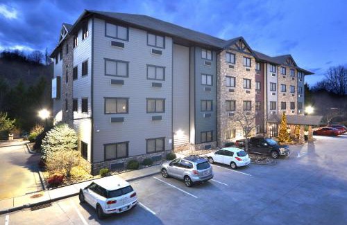 Asheville Hotel | Brookstone Lodge near Biltmore Village, an Ascend Collection Hotel