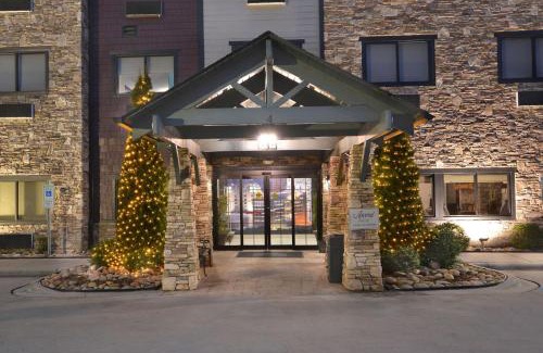 Asheville Hotel | Brookstone Lodge near Biltmore Village, an Ascend Collection Hotel