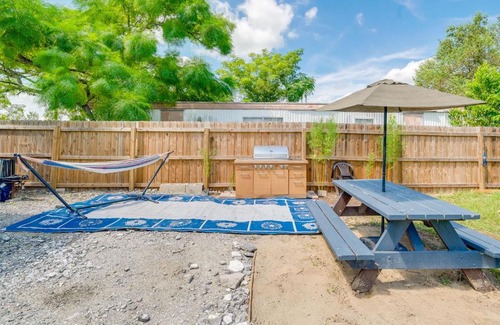 Brooksville House | Brooksville Home with Fenced Yard - 14 Mi to Coast!