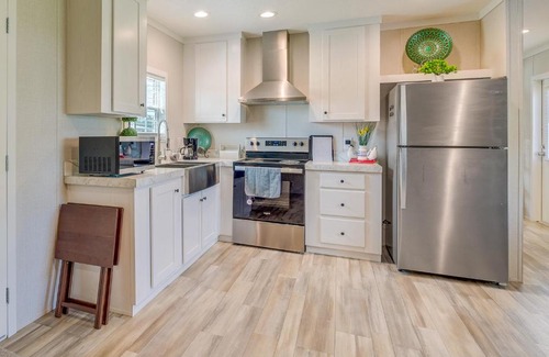 Brooksville House | Brooksville Home with Fenced Yard - 14 Mi to Coast!