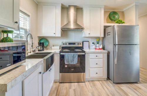 Brooksville House | Brooksville Home with Fenced Yard - 14 Mi to Coast!