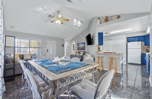 Gulf Breeze House | Brookwood Getaway: King | Pets | Firepit | Arcade