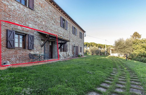 Castiglione del Lago Apartment | Broom apt with shared pool, Castiglione del Lago, Italy