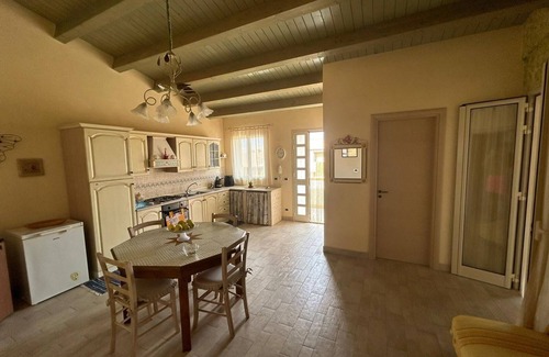 Caucana-finaiti-casuzze-finaiti Nord Apartment | Broom house 2 minutes walk from the beach
