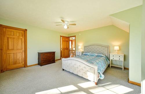 Williamsburg Apartment | Broomhead Farmhouse Apt Traverse City