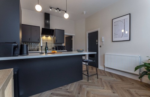 Liverpool Apartment | Broughton Place 1: 1BR Modern Flat in Liverpool
