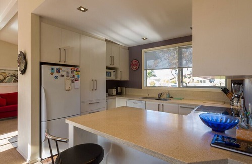 Arrowtown Cottage | Brow Peak View - Arrowtown Holiday Home