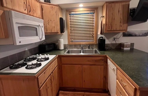 Gold Beach Cabin | Brown Bear Cabin #43