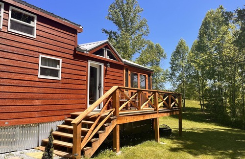 Flat Rock Cabin | Brown Bear Cabin~Jacuzzi~Romance & UTV Add Ons